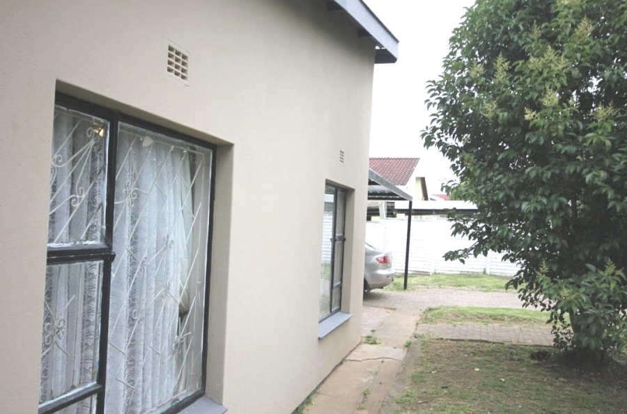 3 Bedroom Property for Sale in Bisho Gardens Eastern Cape